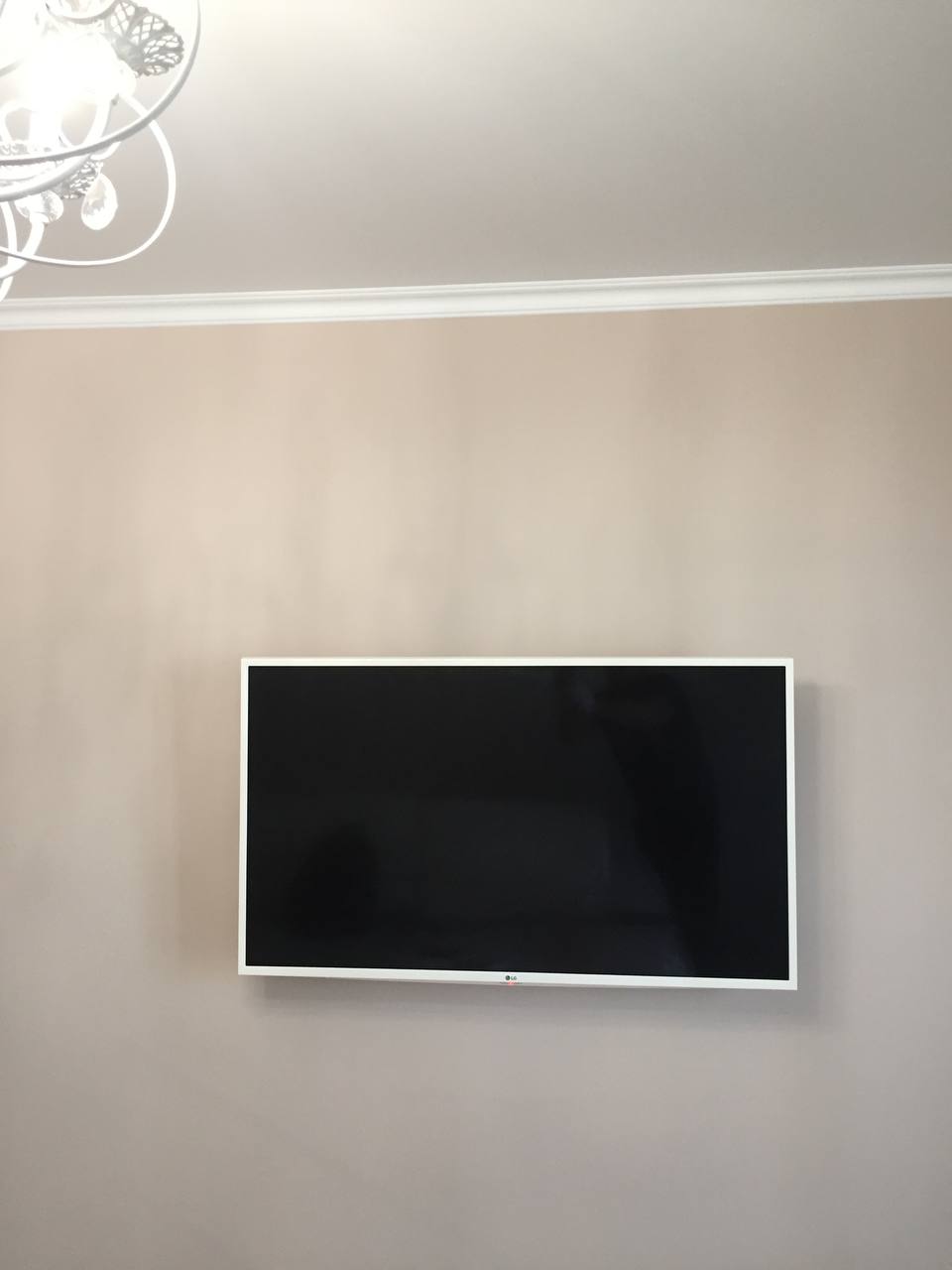 Монтаж телевизора на стену