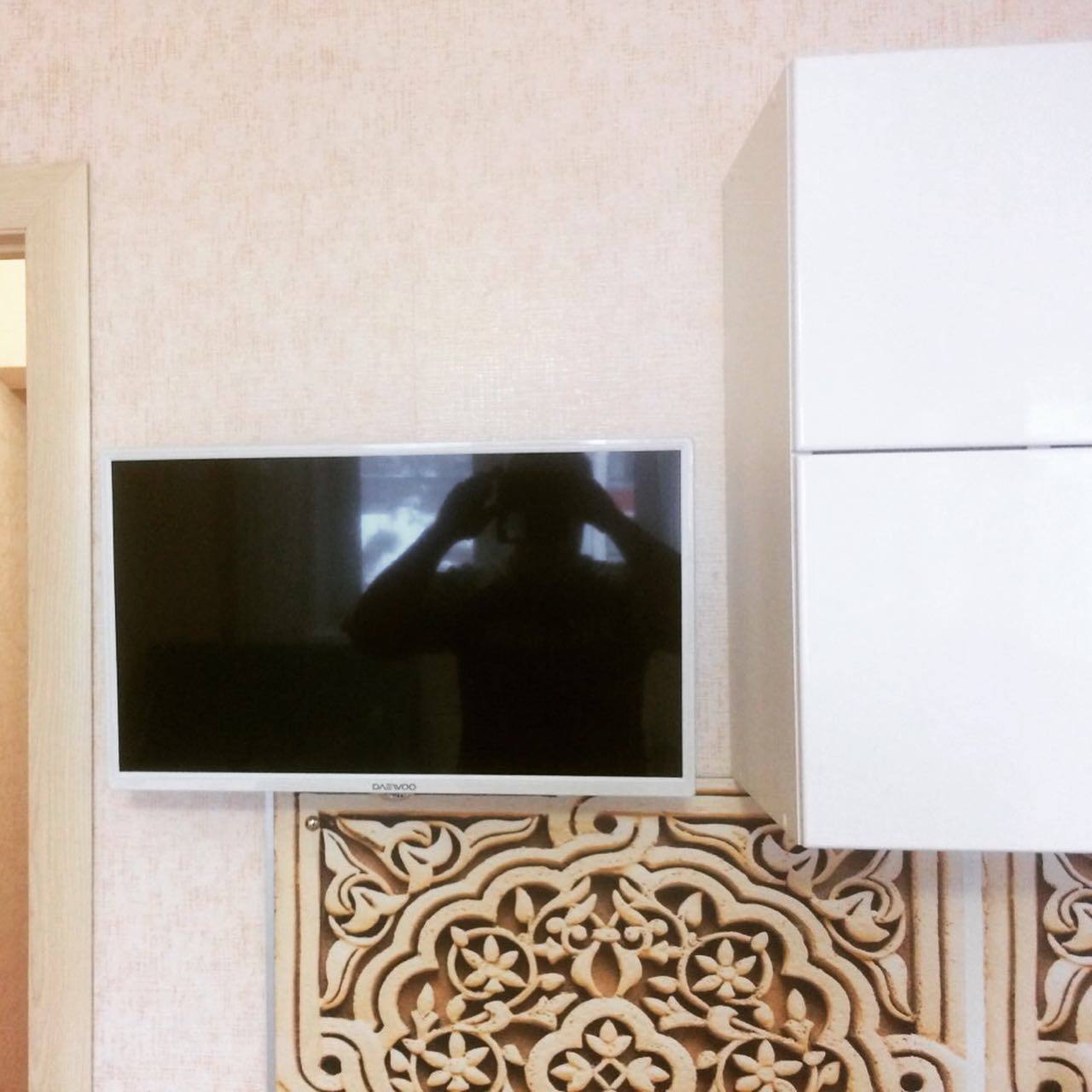 Монтаж телевизора на стену